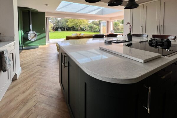 shutterstock_2474967703-min